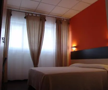 Milano 3* Ancona