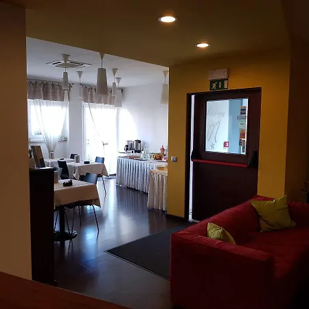 Hotel Milano 3*